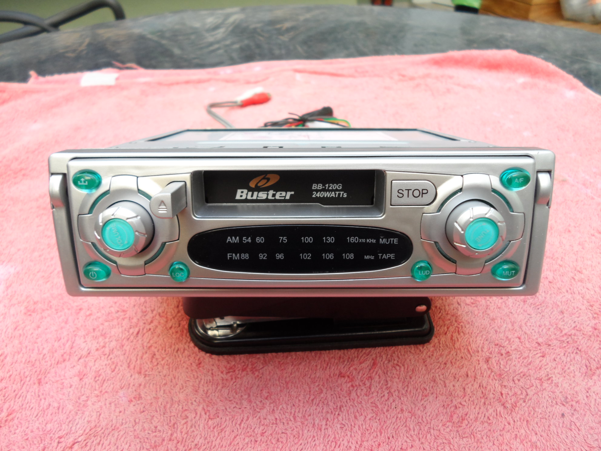 Auto Radio e Toca Fitas Buster BB120G 240Watts