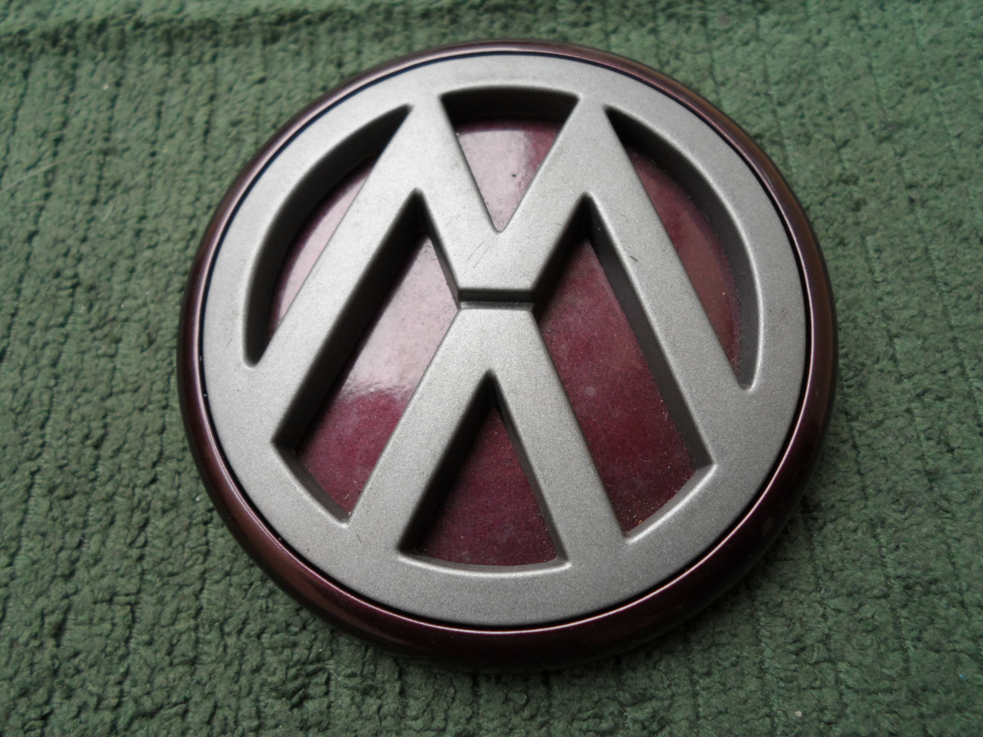 Emblema VW Vinho Porta Mala Original VW Santana Executivo 90/91